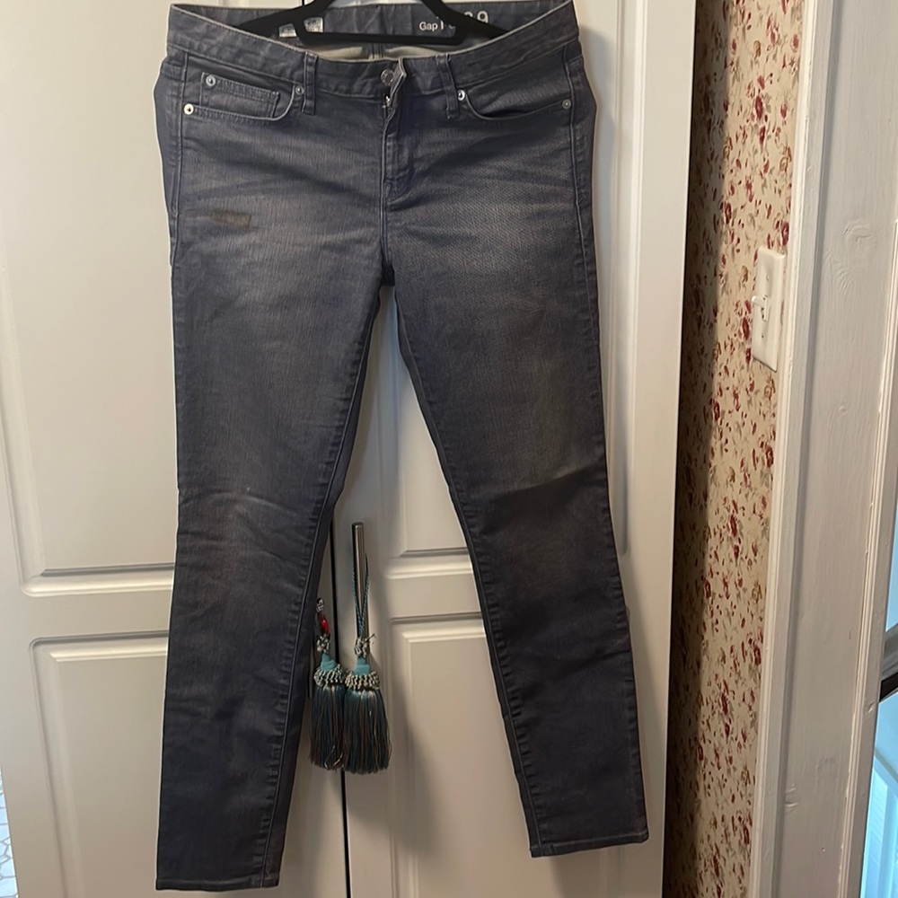 Gap gray skinny jeans size 28